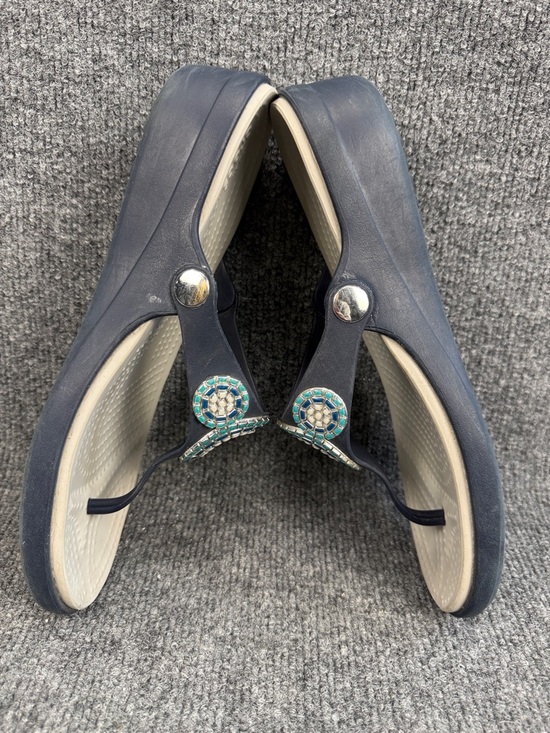 CROCS Sanrah Diamante Sandals Thong Size 9 Navy with Mosaic Design CUTE - Picture 7 of 7